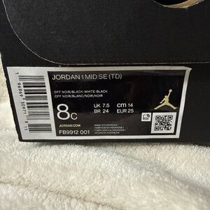 Jordan 1 Mid SE Kids' Sneakers - Black and White